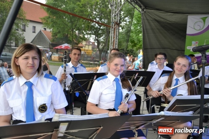 Zdjęcie w galerii na portalu naszraciborz.pl: Orkiestry dęte po raz piąty zagrały w Tworkowie  wiadomości z regionu