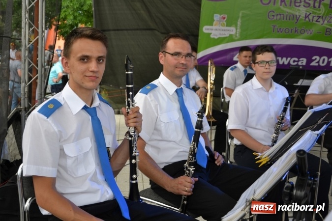 Zdjęcie w galerii na portalu naszraciborz.pl: Orkiestry dęte po raz piąty zagrały w Tworkowie  wiadomości z regionu
