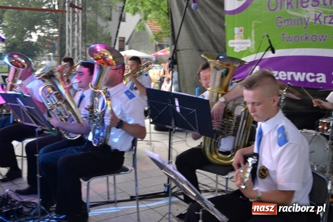 Zdjęcie w galerii na portalu naszraciborz.pl: Orkiestry dęte po raz piąty zagrały w Tworkowie  wiadomości z regionu