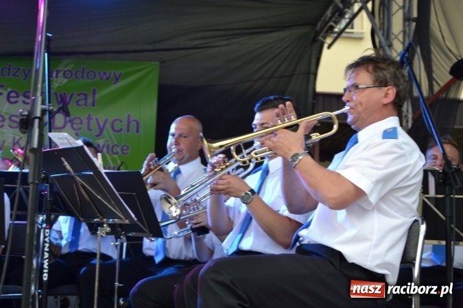 Zdjęcie w galerii na portalu naszraciborz.pl: Orkiestry dęte po raz piąty zagrały w Tworkowie  wiadomości z regionu