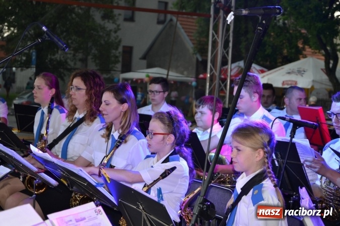 Zdjęcie w galerii na portalu naszraciborz.pl: Orkiestry dęte po raz piąty zagrały w Tworkowie  wiadomości z regionu