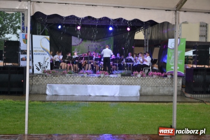Zdjęcie w galerii na portalu naszraciborz.pl: Orkiestry dęte po raz piąty zagrały w Tworkowie  wiadomości z regionu
