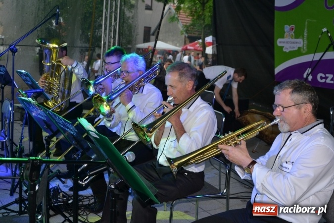 Zdjęcie w galerii na portalu naszraciborz.pl: Orkiestry dęte po raz piąty zagrały w Tworkowie  wiadomości z regionu