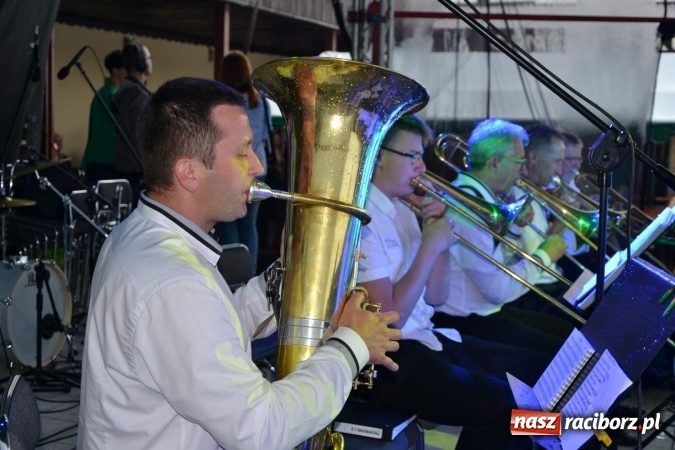 Zdjęcie w galerii na portalu naszraciborz.pl: Orkiestry dęte po raz piąty zagrały w Tworkowie  wiadomości z regionu