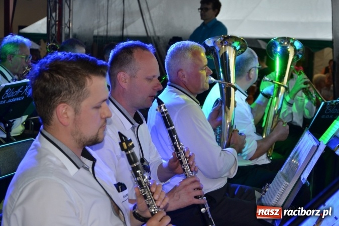 Zdjęcie w galerii na portalu naszraciborz.pl: Orkiestry dęte po raz piąty zagrały w Tworkowie  wiadomości z regionu