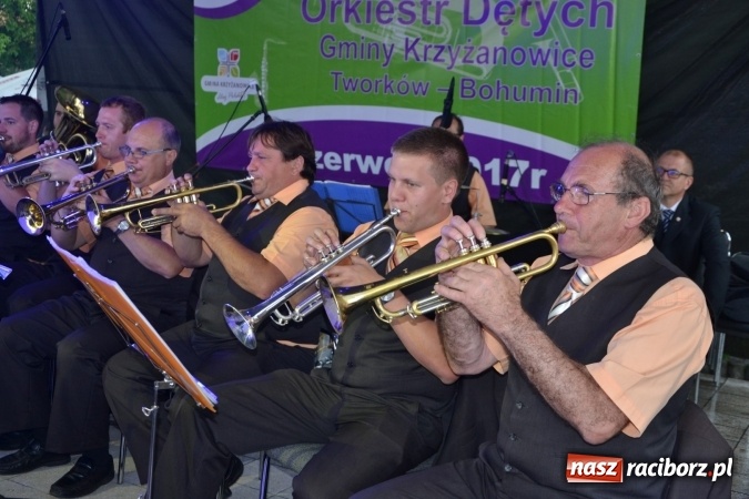 Zdjęcie w galerii na portalu naszraciborz.pl: Orkiestry dęte po raz piąty zagrały w Tworkowie  wiadomości z regionu
