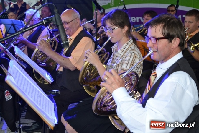 Zdjęcie w galerii na portalu naszraciborz.pl: Orkiestry dęte po raz piąty zagrały w Tworkowie  wiadomości z regionu