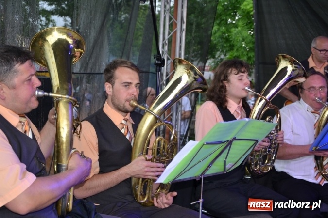 Zdjęcie w galerii na portalu naszraciborz.pl: Orkiestry dęte po raz piąty zagrały w Tworkowie  wiadomości z regionu