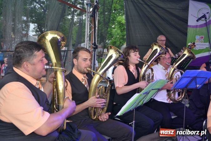 Zdjęcie w galerii na portalu naszraciborz.pl: Orkiestry dęte po raz piąty zagrały w Tworkowie  wiadomości z regionu