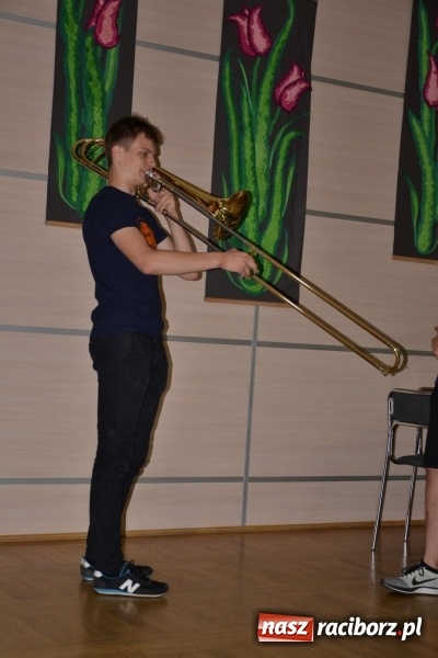 Zdjęcie w galerii na portalu naszraciborz.pl: Orkiestry dęte po raz piąty zagrały w Tworkowie  wiadomości z regionu