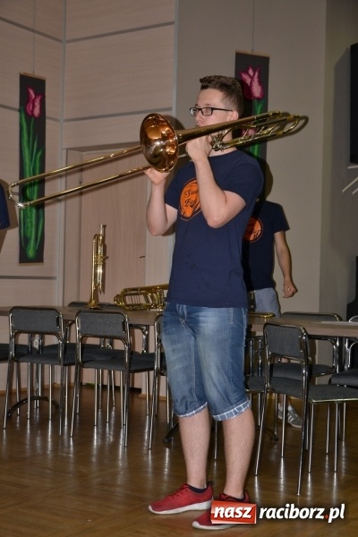 Zdjęcie w galerii na portalu naszraciborz.pl: Orkiestry dęte po raz piąty zagrały w Tworkowie  wiadomości z regionu
