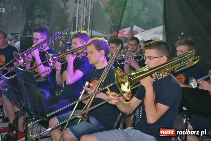 Zdjęcie w galerii na portalu naszraciborz.pl: Orkiestry dęte po raz piąty zagrały w Tworkowie  wiadomości z regionu
