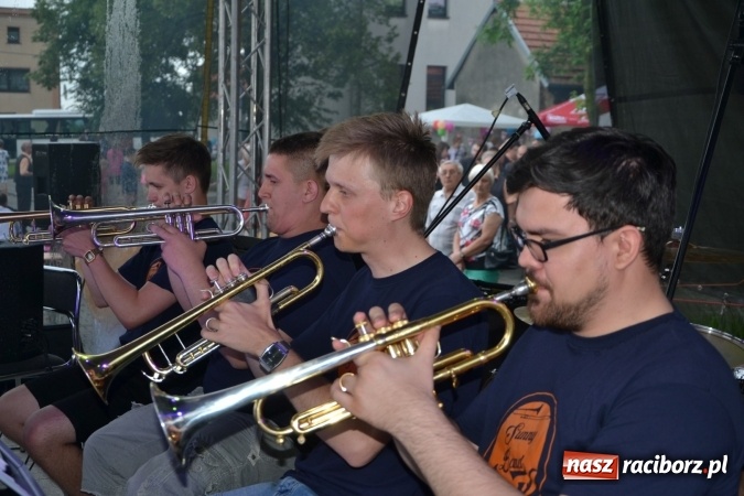 Zdjęcie w galerii na portalu naszraciborz.pl: Orkiestry dęte po raz piąty zagrały w Tworkowie  wiadomości z regionu
