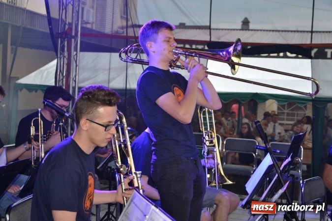Zdjęcie w galerii na portalu naszraciborz.pl: Orkiestry dęte po raz piąty zagrały w Tworkowie  wiadomości z regionu