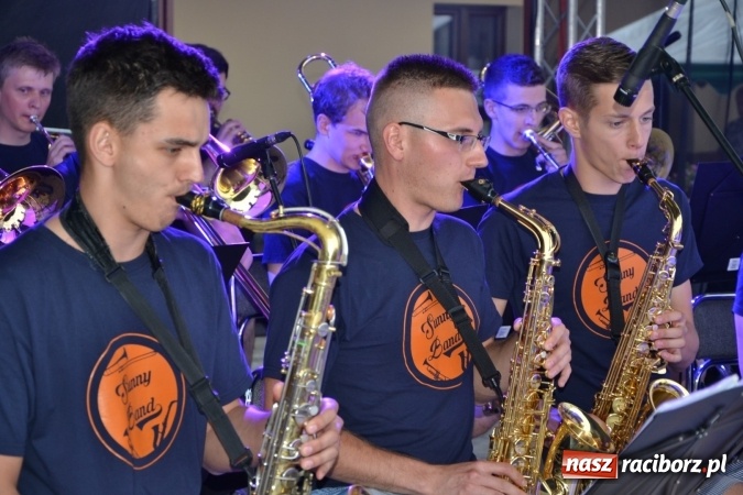 Zdjęcie w galerii na portalu naszraciborz.pl: Orkiestry dęte po raz piąty zagrały w Tworkowie  wiadomości z regionu