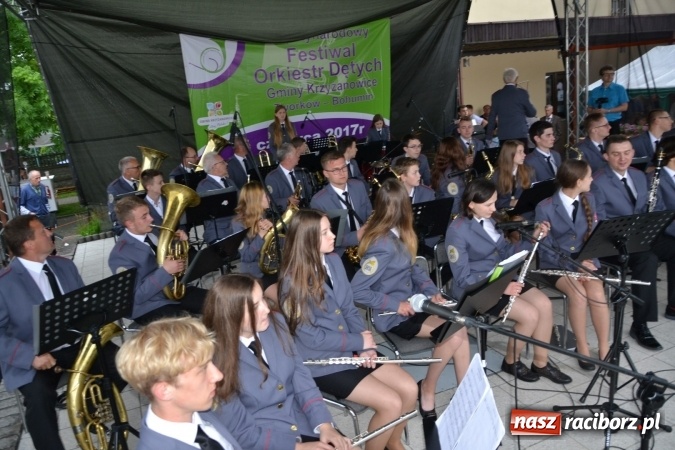 Zdjęcie w galerii na portalu naszraciborz.pl: Orkiestry dęte po raz piąty zagrały w Tworkowie  wiadomości z regionu