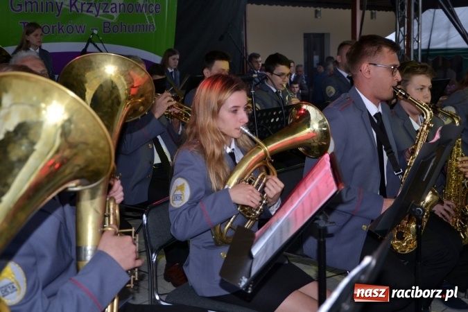 Zdjęcie w galerii na portalu naszraciborz.pl: Orkiestry dęte po raz piąty zagrały w Tworkowie  wiadomości z regionu