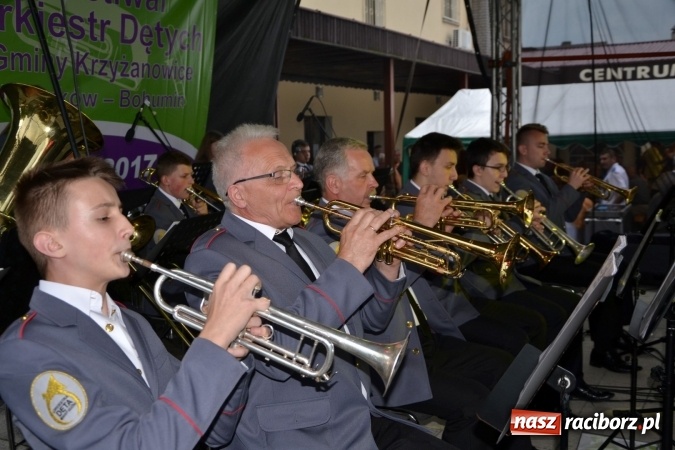Zdjęcie w galerii na portalu naszraciborz.pl: Orkiestry dęte po raz piąty zagrały w Tworkowie  wiadomości z regionu