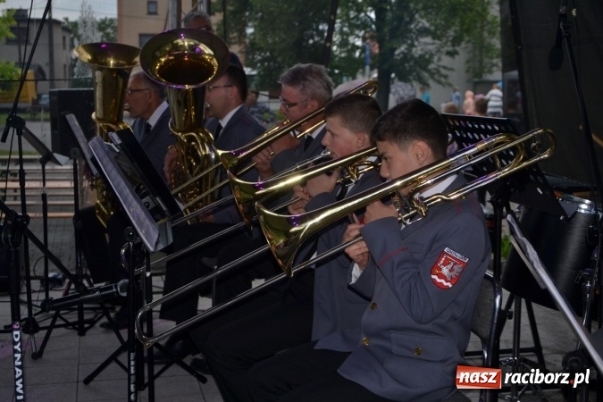Zdjęcie w galerii na portalu naszraciborz.pl: Orkiestry dęte po raz piąty zagrały w Tworkowie  wiadomości z regionu