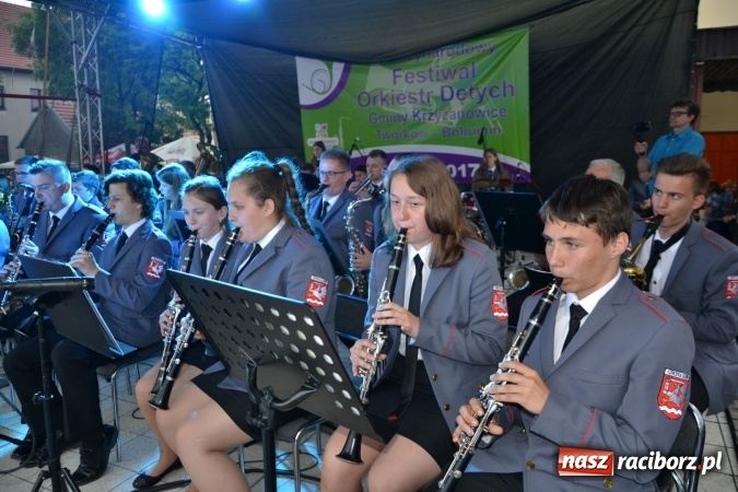 Zdjęcie w galerii na portalu naszraciborz.pl: Orkiestry dęte po raz piąty zagrały w Tworkowie  wiadomości z regionu