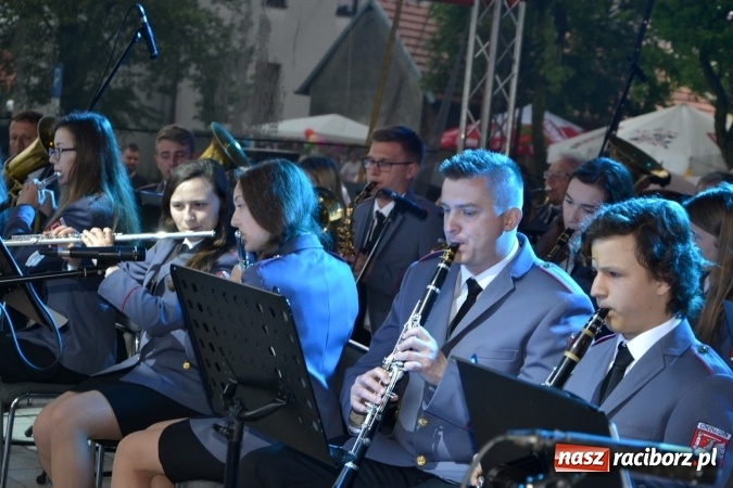 Zdjęcie w galerii na portalu naszraciborz.pl: Orkiestry dęte po raz piąty zagrały w Tworkowie  wiadomości z regionu