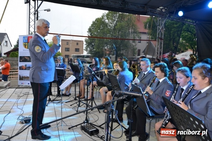 Zdjęcie w galerii na portalu naszraciborz.pl: Orkiestry dęte po raz piąty zagrały w Tworkowie  wiadomości z regionu