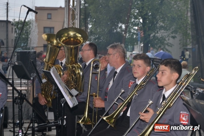 Zdjęcie w galerii na portalu naszraciborz.pl: Orkiestry dęte po raz piąty zagrały w Tworkowie  wiadomości z regionu