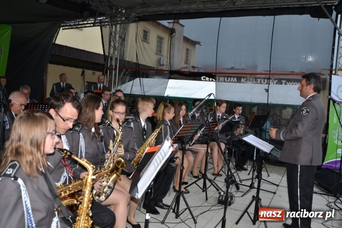 Zdjęcie w galerii na portalu naszraciborz.pl: Orkiestry dęte po raz piąty zagrały w Tworkowie  wiadomości z regionu