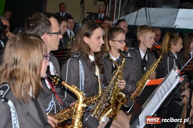 Zdjęcie w galerii na portalu naszraciborz.pl: Orkiestry dęte po raz piąty zagrały w Tworkowie  wiadomości z regionu