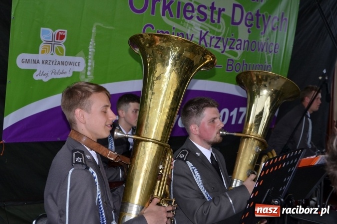 Zdjęcie w galerii na portalu naszraciborz.pl: Orkiestry dęte po raz piąty zagrały w Tworkowie  wiadomości z regionu