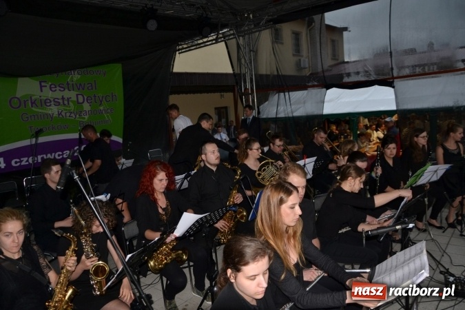 Zdjęcie w galerii na portalu naszraciborz.pl: Orkiestry dęte po raz piąty zagrały w Tworkowie  wiadomości z regionu