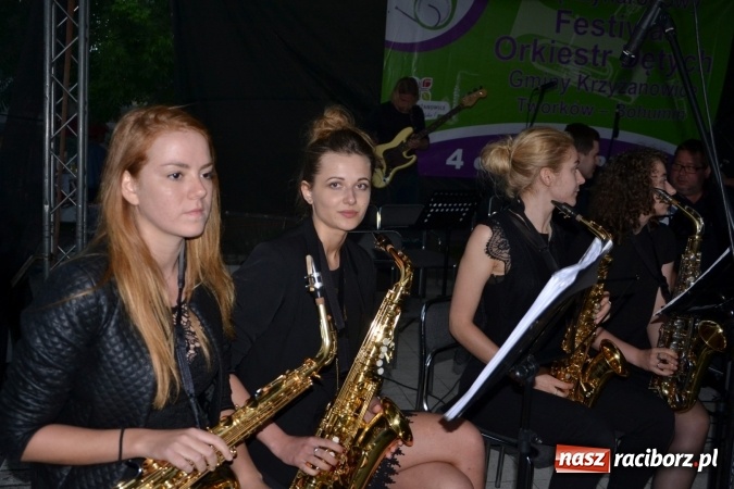 Zdjęcie w galerii na portalu naszraciborz.pl: Orkiestry dęte po raz piąty zagrały w Tworkowie  wiadomości z regionu