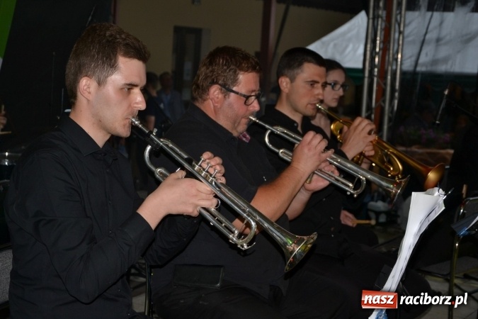 Zdjęcie w galerii na portalu naszraciborz.pl: Orkiestry dęte po raz piąty zagrały w Tworkowie  wiadomości z regionu