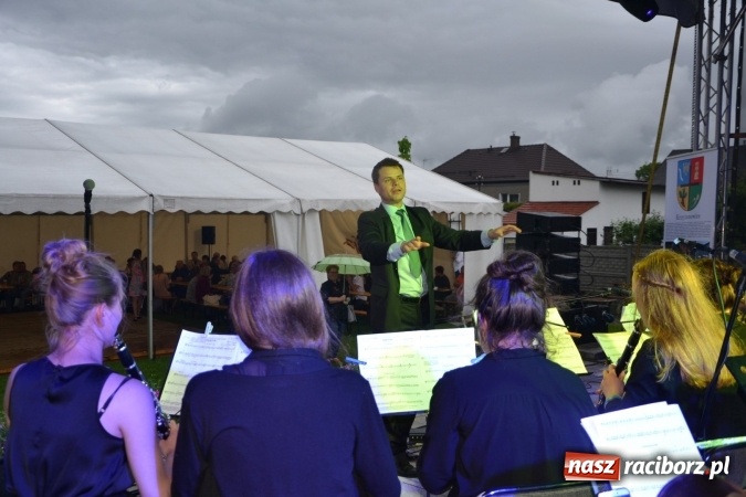 Zdjęcie w galerii na portalu naszraciborz.pl: Orkiestry dęte po raz piąty zagrały w Tworkowie  wiadomości z regionu