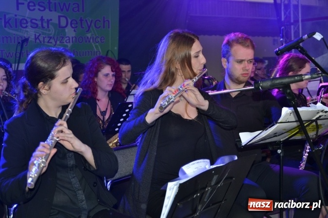 Zdjęcie w galerii na portalu naszraciborz.pl: Orkiestry dęte po raz piąty zagrały w Tworkowie  wiadomości z regionu