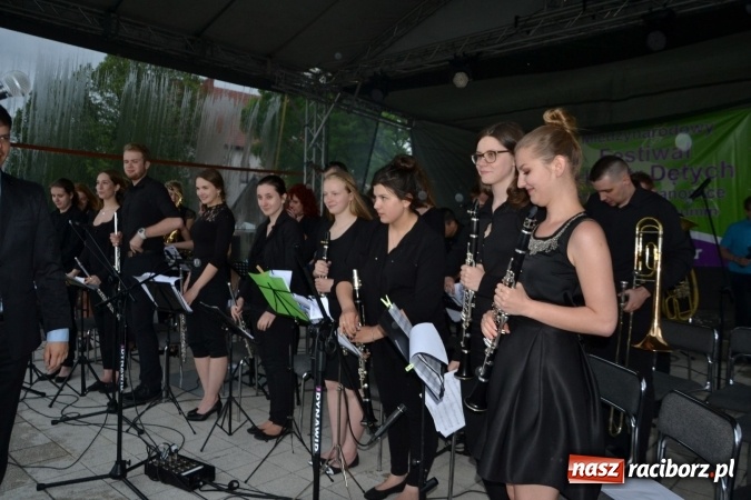 Zdjęcie w galerii na portalu naszraciborz.pl: Orkiestry dęte po raz piąty zagrały w Tworkowie  wiadomości z regionu
