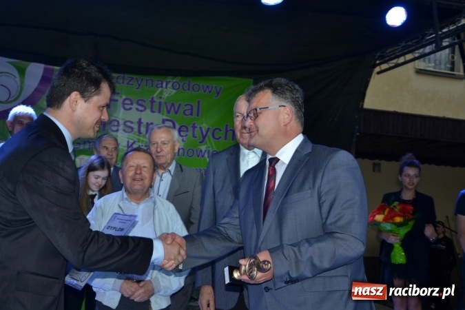 Zdjęcie w galerii na portalu naszraciborz.pl: Orkiestry dęte po raz piąty zagrały w Tworkowie  wiadomości z regionu