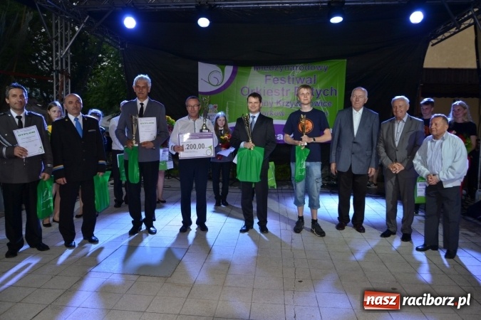 Zdjęcie w galerii na portalu naszraciborz.pl: Orkiestry dęte po raz piąty zagrały w Tworkowie  wiadomości z regionu