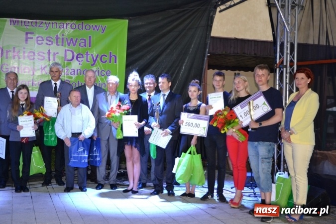 Zdjęcie w galerii na portalu naszraciborz.pl: Orkiestry dęte po raz piąty zagrały w Tworkowie  wiadomości z regionu