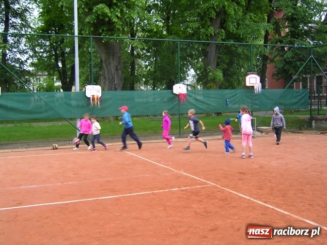 Zdjęcie w galerii na portalu naszraciborz.pl: Sportowy Dzień Dziecka na korcie tenisowym Rafako wiadomości z regionu