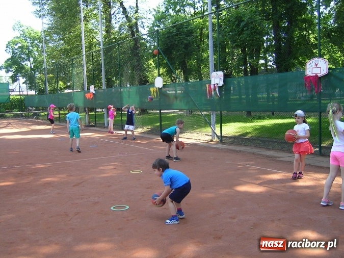 Zdjęcie w galerii na portalu naszraciborz.pl: Sportowy Dzień Dziecka na korcie tenisowym Rafako wiadomości z regionu