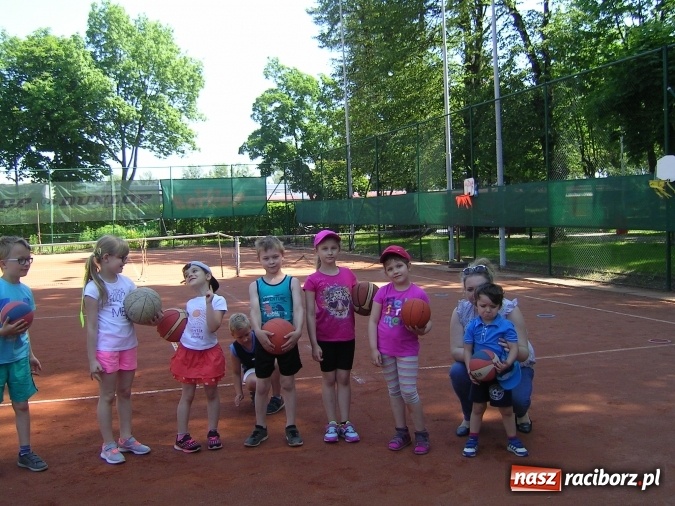 Zdjęcie w galerii na portalu naszraciborz.pl: Sportowy Dzień Dziecka na korcie tenisowym Rafako wiadomości z regionu