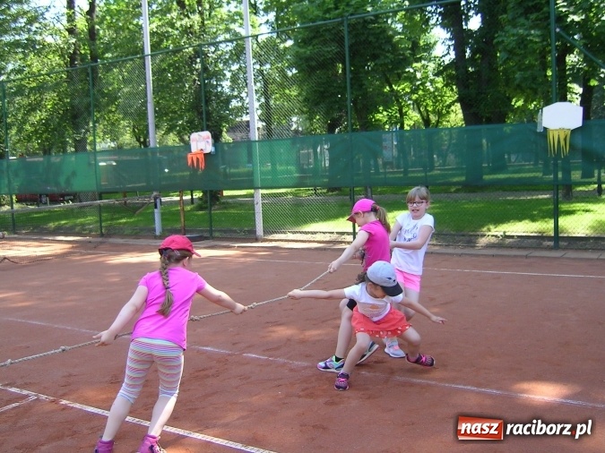 Zdjęcie w galerii na portalu naszraciborz.pl: Sportowy Dzień Dziecka na korcie tenisowym Rafako wiadomości z regionu