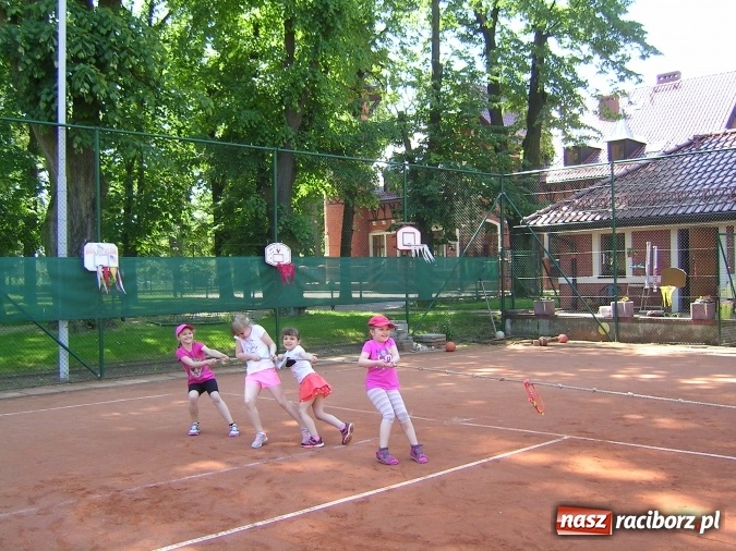 Zdjęcie w galerii na portalu naszraciborz.pl: Sportowy Dzień Dziecka na korcie tenisowym Rafako wiadomości z regionu