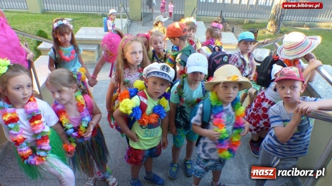 Zdjęcie w galerii na portalu naszraciborz.pl: W bibliotece jak na Hawajach  wiadomości z regionu