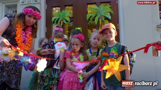 Zdjęcie w galerii na portalu naszraciborz.pl: W bibliotece jak na Hawajach  wiadomości z regionu