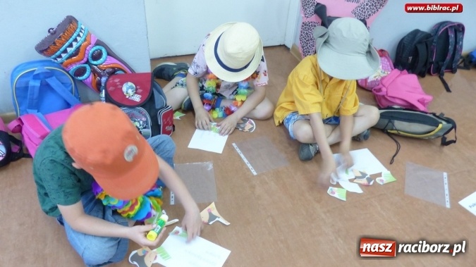 Zdjęcie w galerii na portalu naszraciborz.pl: W bibliotece jak na Hawajach  wiadomości z regionu