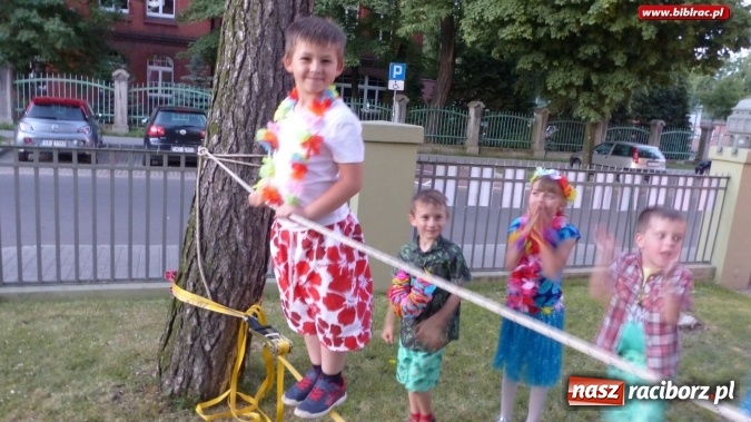 Zdjęcie w galerii na portalu naszraciborz.pl: W bibliotece jak na Hawajach  wiadomości z regionu