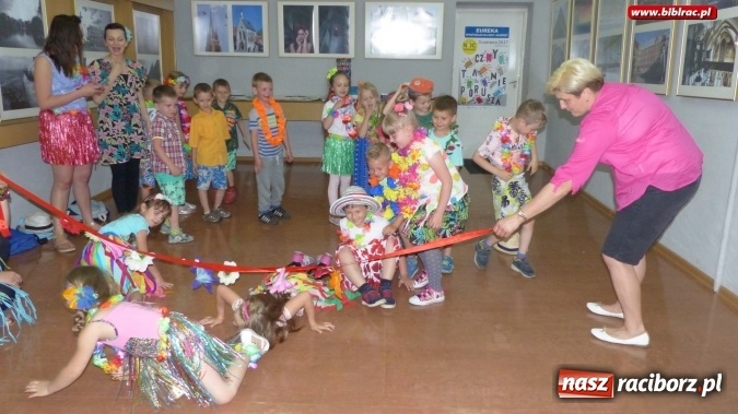 Zdjęcie w galerii na portalu naszraciborz.pl: W bibliotece jak na Hawajach  wiadomości z regionu