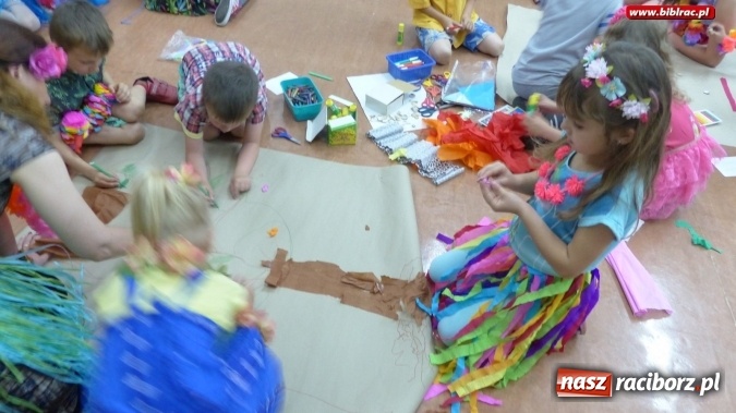 Zdjęcie w galerii na portalu naszraciborz.pl: W bibliotece jak na Hawajach  wiadomości z regionu